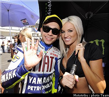 pitbabes_motogp_usa_lagunaseca_2009_18.jpg