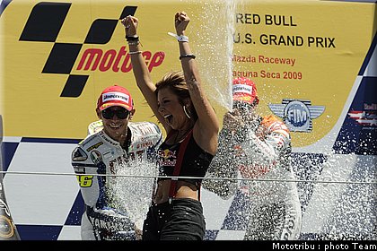 pitbabes_motogp_usa_lagunaseca_2009_23.jpg