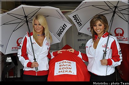 pitbabes_motogp_usa_lagunaseca_2009_24.jpg