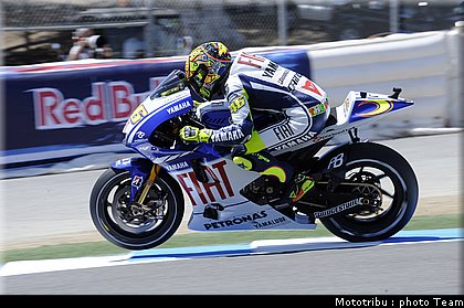 rossi_06_motogp_usa_lagunaseca2009.jpg