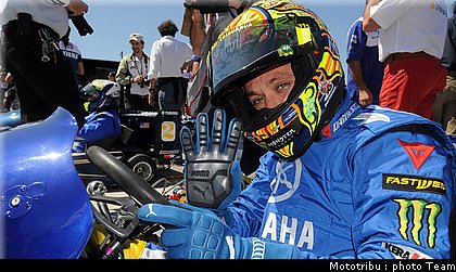 rossi_17_motogp_usa_lagunaseca2009.jpg