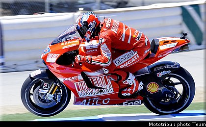 stoner_03_motogp_usa_lagunaseca2009.jpg