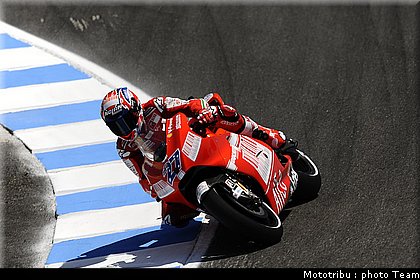 stoner_07_motogp_usa_lagunaseca2009.jpg