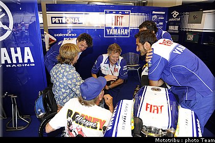 yamaha_4_motogp_usa_lagunaseca2009.jpg