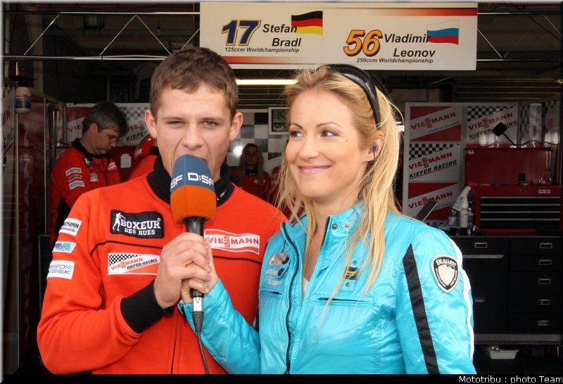 125_bradl_02_motogp_donington2009