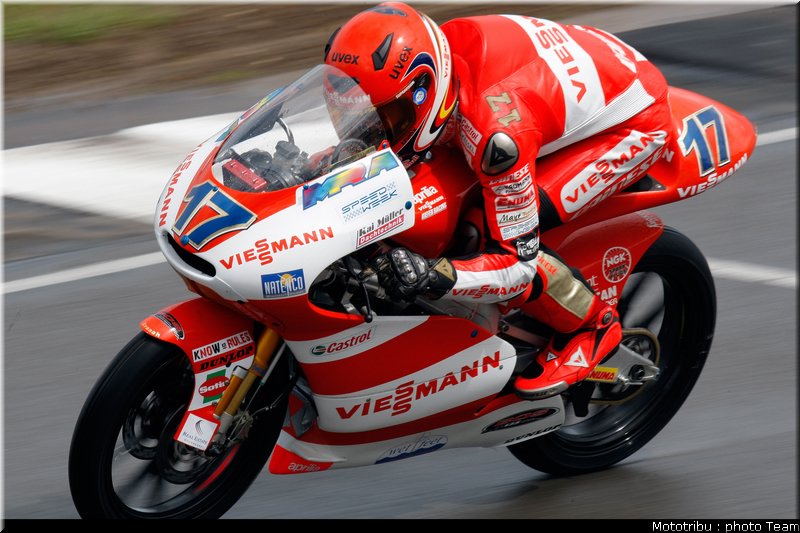 125_bradl_09_motogp_donington2009
