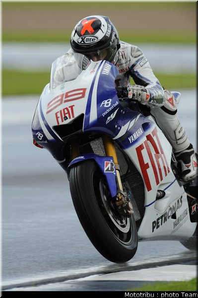 motogp_lorenzo_02_donington2009