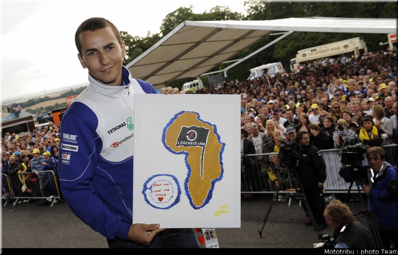 motogp_lorenzo_06_donington2009