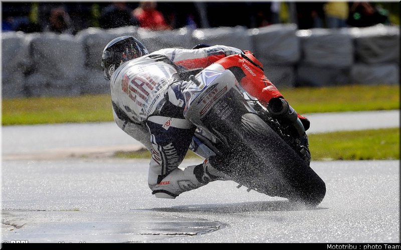 motogp_lorenzo_10_donington2009