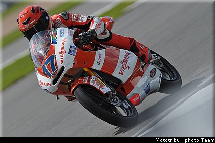 125_bradl_06_motogp_donington2009.jpg