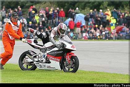 250_tomizawa_1_motogp_donington2009.jpg