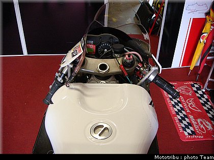 250_tomizawa_3_motogp_donington2009.JPG