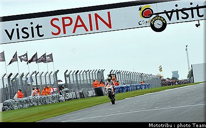 motogp_deangelis_20_donington2009.jpg