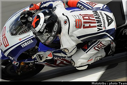motogp_lorenzo_01_donington2009.jpg