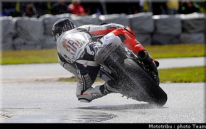 motogp_lorenzo_10_donington2009.jpg