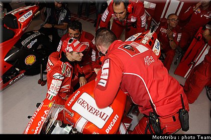 motogp_stoner_12_donington2009.JPG