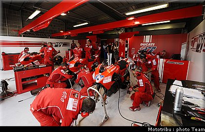 motogp_stoner_13_donington2009.JPG