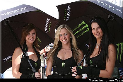 pitbabes_motogp_donington2009_11.jpg