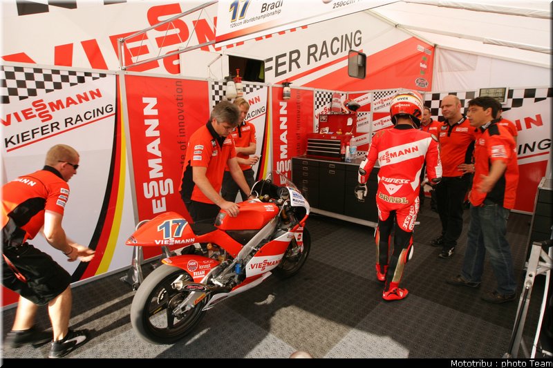 125_bradl_03_brno_2009