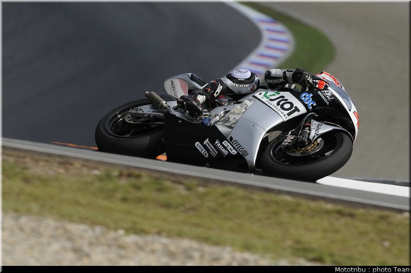250_aoyama_6_brno_2009