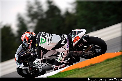 250_aoyama_2_brno_2009.jpg