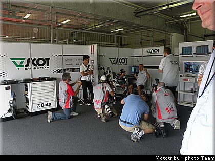 250_aoyama_7_brno_2009.jpg