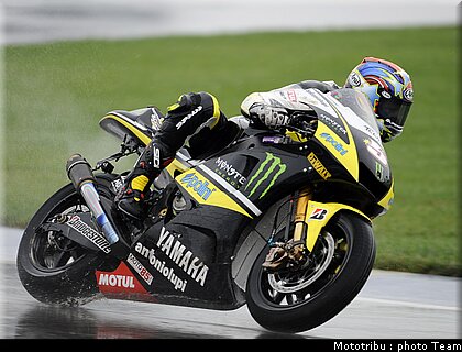 motogp_edwards_01_indianapolis_2009_04.jpg