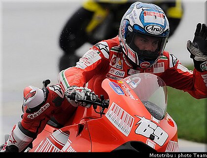 motogp_hayden_17_indianapolis_2009.jpg