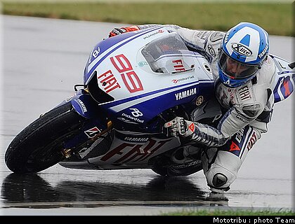 motogp_lorenzo_010_indianapolis_2009.jpg