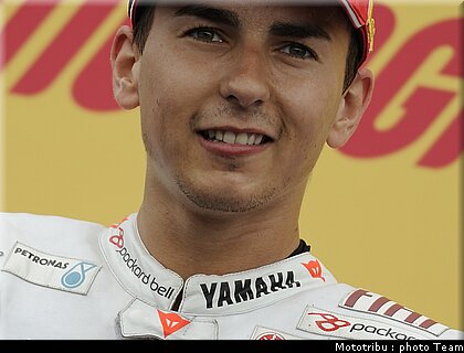motogp_lorenzo_016_indianapolis_2009.jpg