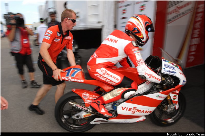 125_bradl_04_misano_2009