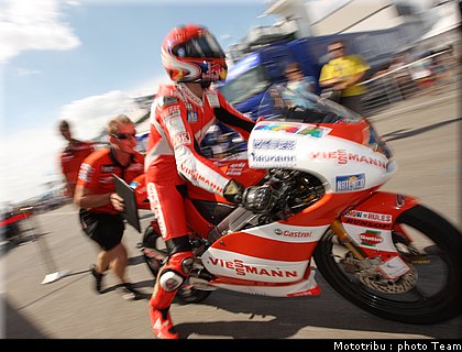 125_bradl_03_misano_2009.jpg