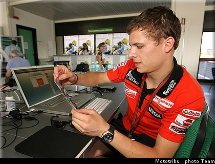 125_bradl_10_misano_2009.jpg