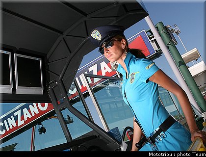 pitbabe_motogp_misano_2009_02.jpg
