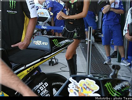 pitbabe_motogp_misano_2009_18.jpg