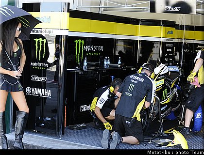 pitbabe_motogp_misano_2009_19.jpg