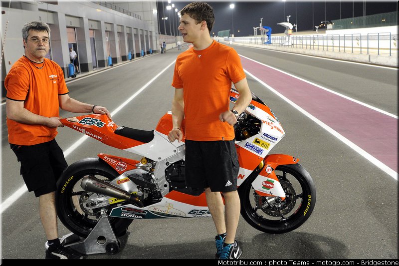 moto2_bradl_01_qatar_2010