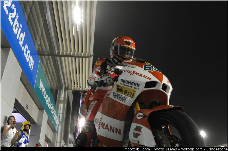 moto2_bradl_04_qatar_2010