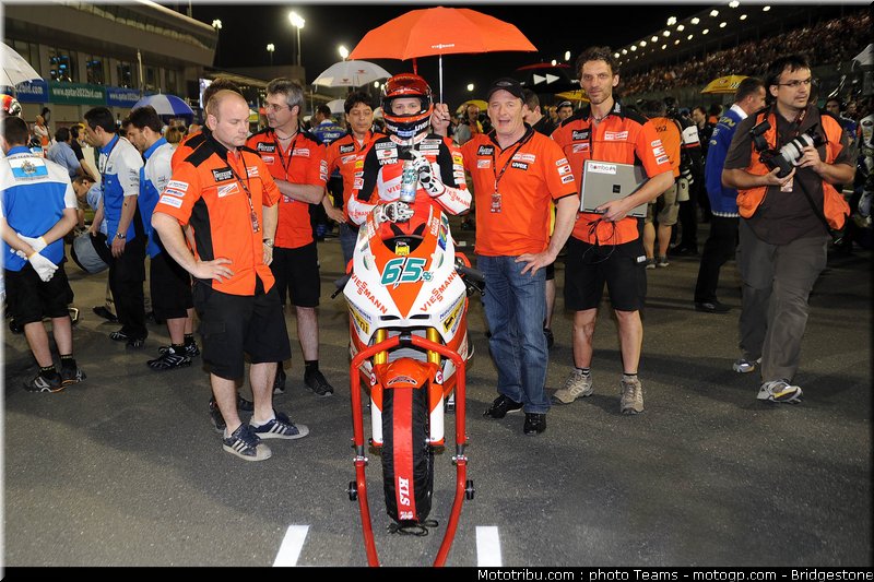 moto2_bradl_09_qatar_2010