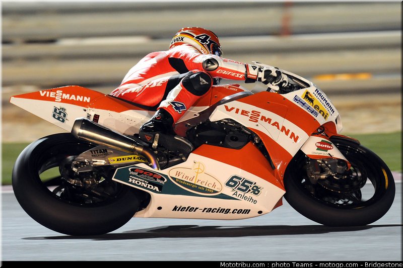 moto2_bradl_11_qatar_2010