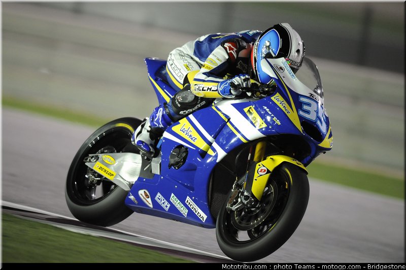 moto2_derosa_09_qatar_2010