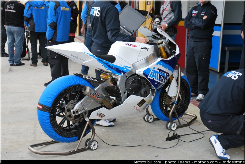 moto2_qatar_2010_33