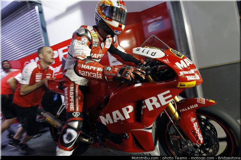 moto2_simon_04_qatar_2010