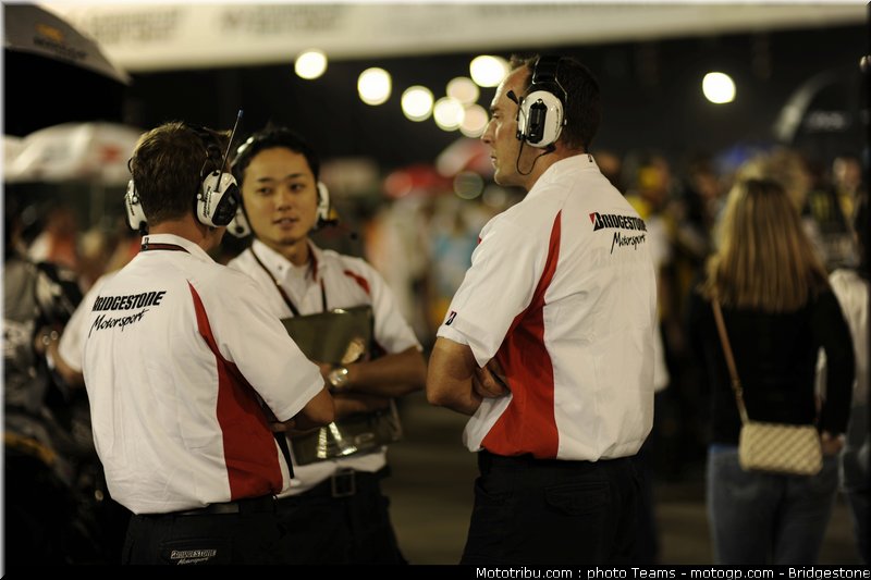 motogp_bridgestone_2_qatar_2010