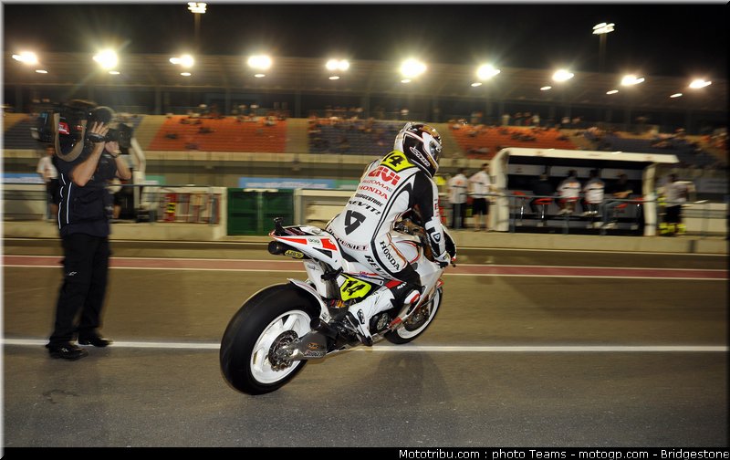 motogp_depuniet_01_qatar_2010