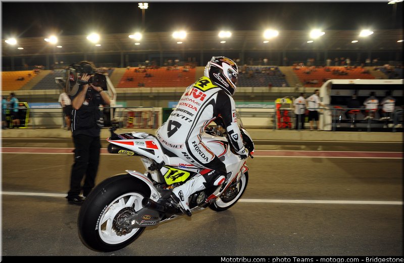 motogp_depuniet_03_qatar_2010