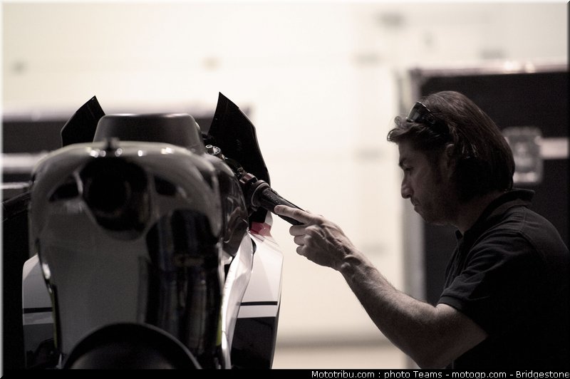 motogp_depuniet_13_qatar_2010