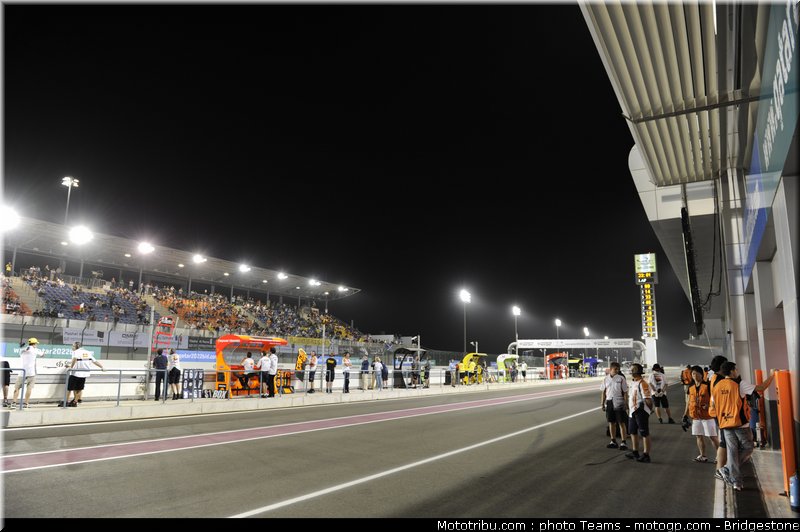 motogp_depuniet_45_qatar_2010