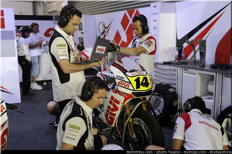 motogp_depuniet_47_qatar_2010
