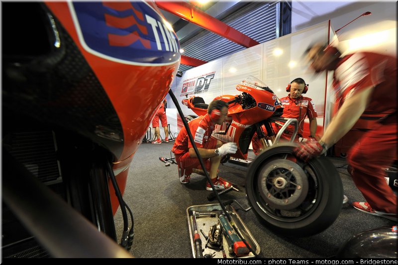 motogp_ducati_3_qatar_2010